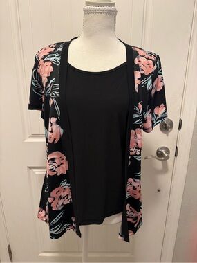 Black Floral Open-Front Women's Blouse - Pink Floral Print